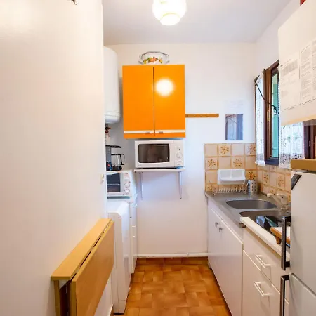Апартаменты Studio Le Parc Des Oliviers By Interhome *