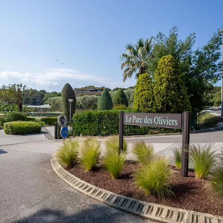 Studio Le Parc Des Oliviers By Interhome * Bormes-les-Mimosas
