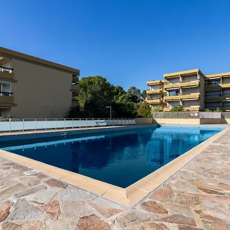 Apartamento Studio Le Parc Des Oliviers By Interhome *